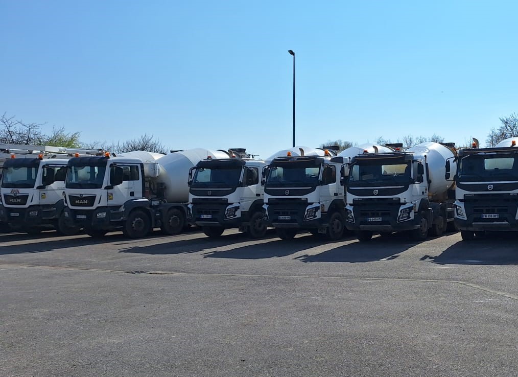 Camion toupie en mission ponctuelle sur un chantier